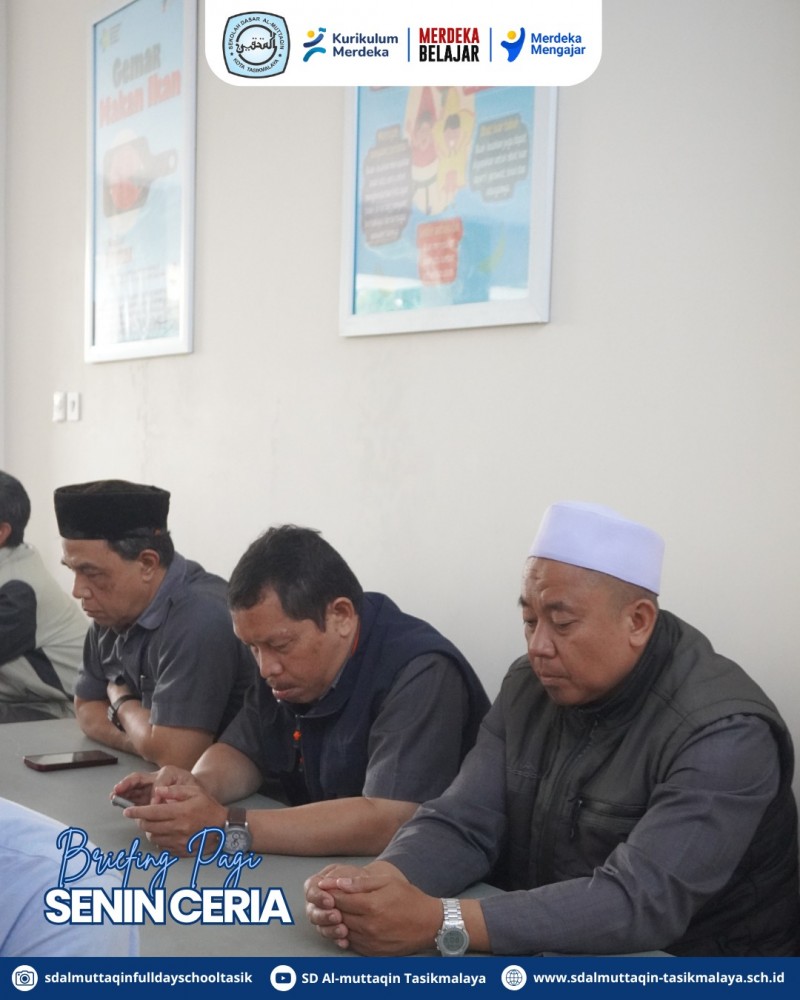 Briefing Pagi Guru Senin Ceria